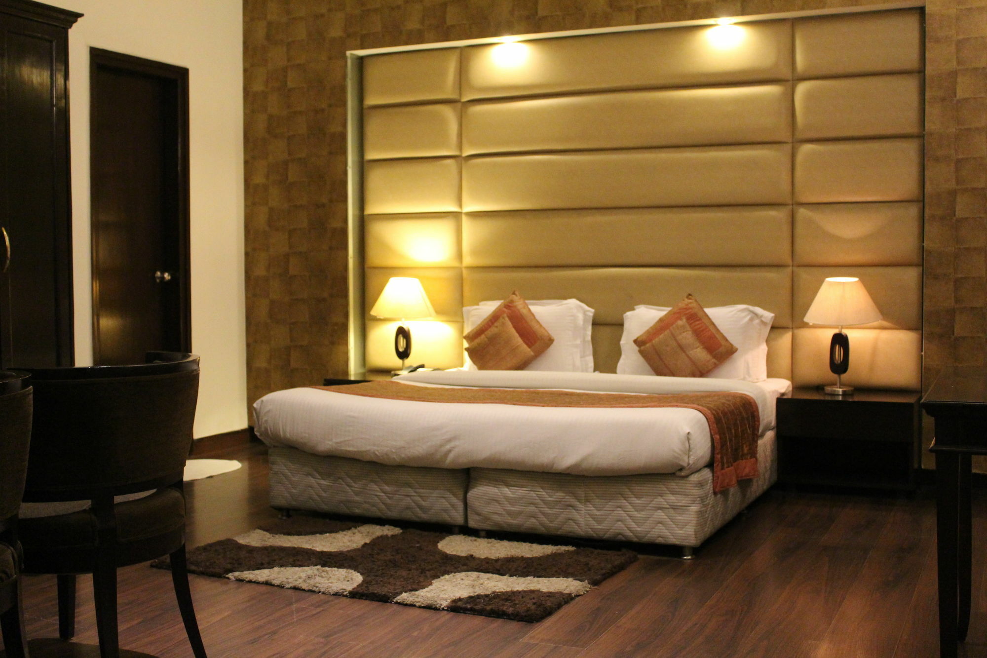 Hotel Comfort Zone Greater Kailash Nova Deli Exterior foto